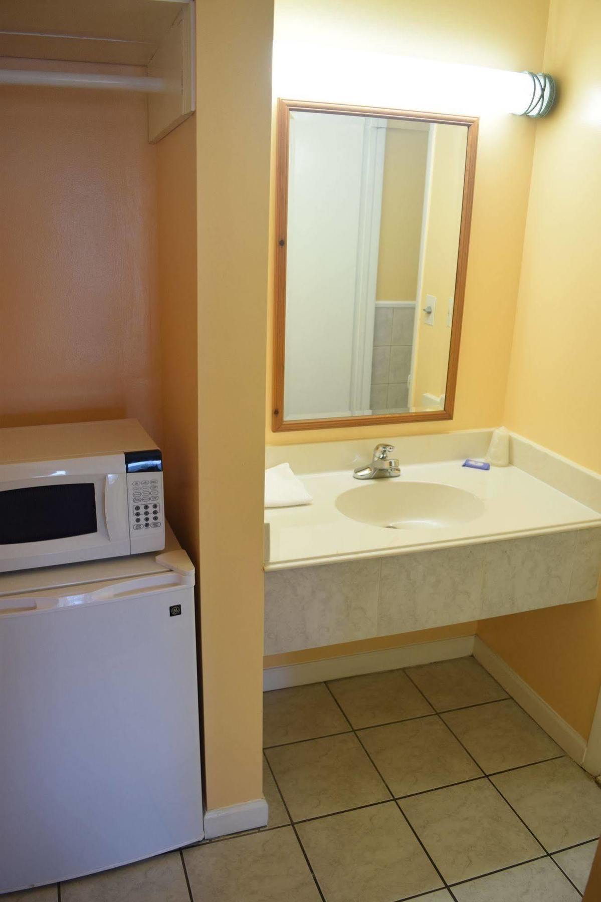 Fort Eustis Inn Newport News Esterno foto